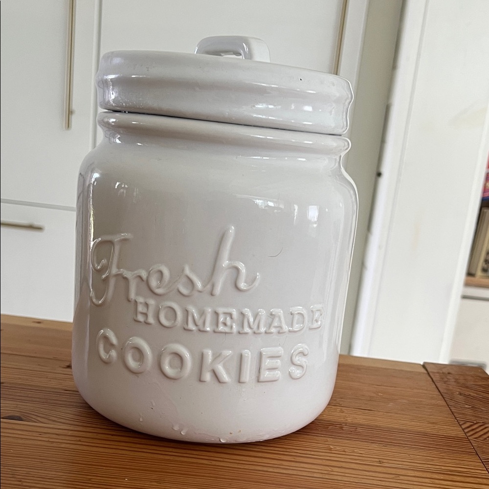 Crate&Barrel Cream Cookie Jar